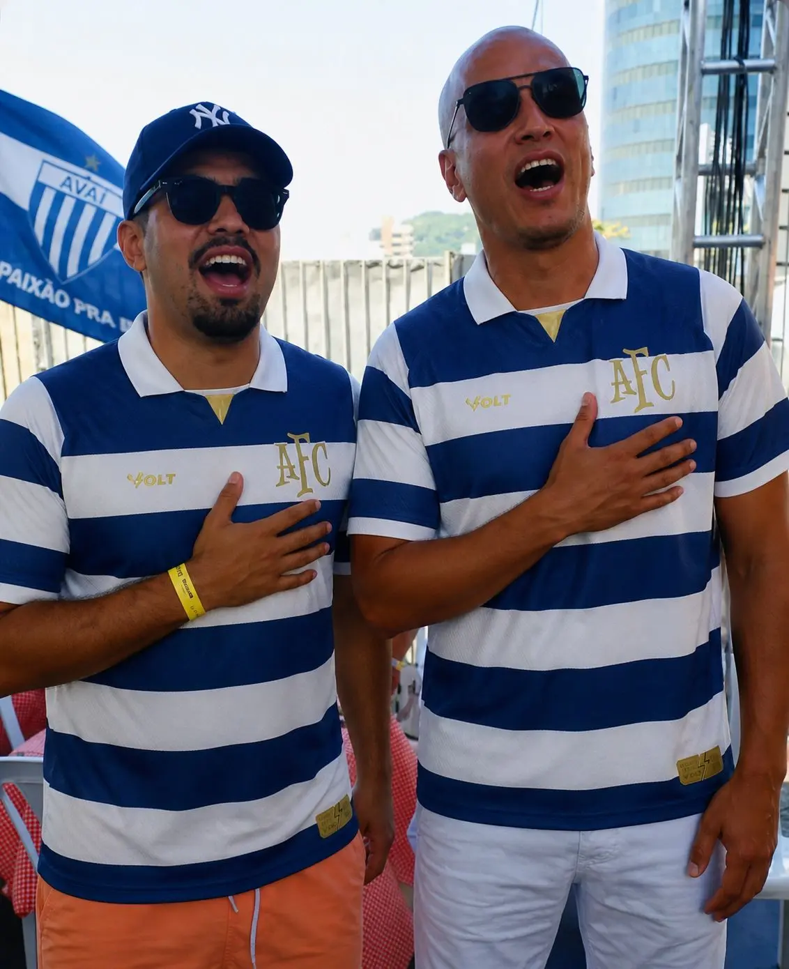 Taxa para tocar o Hino do Avaí no meio da festa